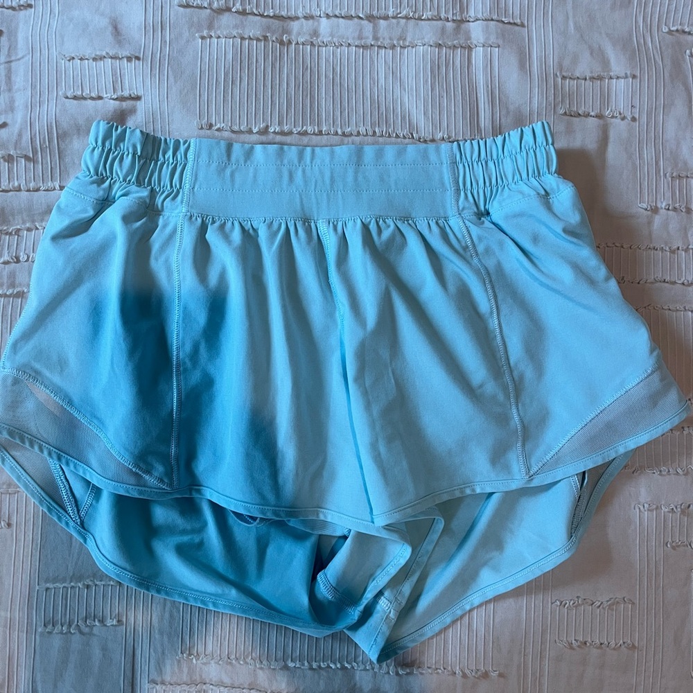 Lululemon Hotty Hot 2.5 shorts light blue